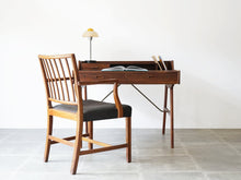 画像をギャラリービューアに読み込む, Arne Wahl Iversen Model 56 Rosewood Desk アルネ・ウォール・アイヴァーセンローズウッドのデスク モデル56 机とアームチェア
