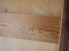 画像をギャラリービューアに読み込む, Vinde Møbelfabrik社とNO56のスタンプ