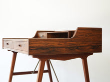 画像をギャラリービューアに読み込む, Arne Wahl Iversen Model 56 Rosewood Desk アルネ・ウォール・アイヴァーセンローズウッドのデスク モデル56 机の右側