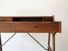 画像をギャラリービューアに読み込む, Arne Wahl Iversen Model 56 Rosewood Desk アルネ・ウォール・アイヴァーセンローズウッドのデスク モデル56 机の右側の引き出し