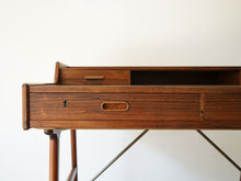 画像をギャラリービューアに読み込む, Arne Wahl Iversen Model 56 Rosewood Desk アルネ・ウォール・アイヴァーセンローズウッドのデスク モデル56 机の大きな引き出し