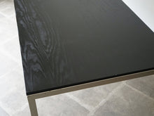 画像をギャラリービューアに読み込む, Poul Kjærholm Academy table Rud Rasmussen 黒いワークデスク ポール・ケアホルム アカデミーテーブル ルド・ラスムッセン ヴィンテージ テーブルの天板木目