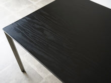 画像をギャラリービューアに読み込む, Poul Kjærholm Academy table Rud Rasmussen 黒いワークデスク ポール・ケアホルム アカデミーテーブル ルド・ラスムッセン ヴィンテージ テーブルの天板木目