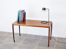 画像をギャラリービューアに読み込む, Bernt Petersen ベアント・ペーターセンブラジリアンローズウッドのコーヒーテーブル 鍵編み脚 テーブルの斜めやや上から