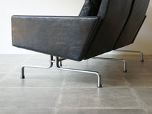 画像をギャラリービューアに読み込む, ポール・ケアホルムのソファPK31 ツーシーター Poul Kjærholm PK31 Sofa E Kold Christensen EKC製ヴィンテージ 北欧インテリア デザイナーズソファ 黒革のソファの脚