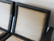 画像をギャラリービューアに読み込む, ポール・ケアホルムのソファPK31 ツーシーター Poul Kjærholm PK31 Sofa E Kold Christensen EKC製ヴィンテージ 北欧インテリア デザイナーズソファ 黒革のソファのクッションを外した様子 汚れあり