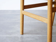 画像をギャラリービューアに読み込む, ボーエ・モーエンセン アームチェア オークと籐編み Børge Mogensen Oak armchair 椅子の脚