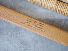 画像をギャラリービューアに読み込む, ボーエ・モーエンセン アームチェア オークと籐編み Børge Mogensen Oak armchair 椅子のフレームにCM MADSENSの刻印