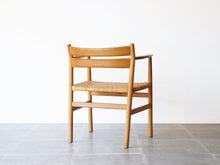 画像をギャラリービューアに読み込む, ボーエ・モーエンセン アームチェア オークと籐編み Børge Mogensen Oak armchair 椅子の背面