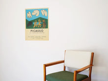画像をギャラリービューアに読み込む, Pablo Picasso 45 Linoléums gravés Mourlot lithographic poster パブロ ピカソ ギャラリールイーズレイリス ムルロ工房 リトグラフとDanish Design Armchair