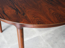 画像をギャラリービューアに読み込む, Danish Design Rosewood Extension Table デンマークデザイン ローズウッド 北欧ヴィンテージ 延長式 円形ダイニングテーブルの縁