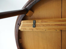 画像をギャラリービューアに読み込む, Danish Design Rosewood Extension Table デンマークデザイン ローズウッド 北欧ヴィンテージ 延長式 円形ダイニングテーブルの裏面