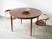画像をギャラリービューアに読み込む, Danish Design Rosewood Extension Table デンマークデザイン ローズウッド 北欧ヴィンテージ 延長式 円形ダイニングテーブルとJH701
