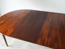 画像をギャラリービューアに読み込む, Danish Design Rosewood Extension Table デンマークデザイン ローズウッド 北欧ヴィンテージ 円形ダイニングテーブル 延長した様子