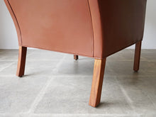 画像をギャラリービューアに読み込む, Børge Mogensen Fredericia Model 2207 ボーエモーエンセン フレデリシア モデル2207 1人用ソファ イージチェア ウォルナットの脚