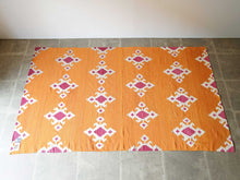 画像をギャラリービューアに読み込む, Danish Design The Rug Company Goodweave Orange Carpet Geometric Pattern オレンジカーペット 北欧デザイン 幾何学模様 ラグ 敷いた様子