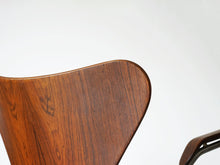 画像をギャラリービューアに読み込む, Arne Jacobsen “Seven Chair” Model 3207