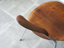 画像をギャラリービューアに読み込む, Arne Jacobsen “Seven Chair” Model 3207
