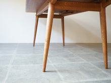 画像をギャラリービューアに読み込む, Hans J Wegner Johannes Hansen JH750 ハンス ウェグナー ヨハネスハンセン ダイニングテーブルの脚と裏面