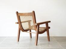 画像をギャラリービューアに読み込む, マホガニー材と籐のイージーチェアの背面