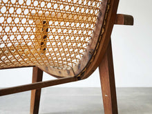 画像をギャラリービューアに読み込む, マホガニー材と籐のイージーチェアの背面