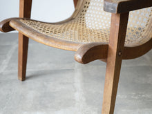 画像をギャラリービューアに読み込む, マホガニー材と籐のイージーチェアの脚