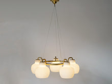 画像をギャラリービューアに読み込む, Vilhelm Lauritzen Louis Poulsen Christiansborg ヴィルヘルムラウリッツェン ルイスポールセン クリスチャンソボー シャンデリア 全体の点灯イメージ
