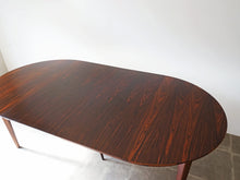 画像をギャラリービューアに読み込む, デンマークデザイン ローズウッド 北欧ヴィンテージ 延長式ダイニングテーブル 延長した様子