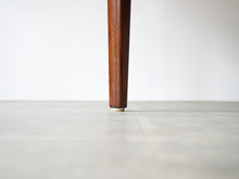 画像をギャラリービューアに読み込む, デンマークデザイン ローズウッド 北欧ヴィンテージ 延長式ダイニングテーブルの脚先