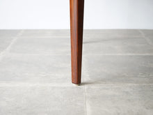 画像をギャラリービューアに読み込む, デンマークデザイン ローズウッド 北欧ヴィンテージ 延長式ダイニングテーブルの脚先
