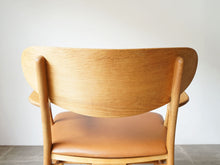画像をギャラリービューアに読み込む, Hans J Wegner CH22 Carl Hansen&Søn ハンス ウェグナー カールハンセン オーク革張り イージチェア アームチェアの背面