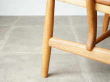 画像をギャラリービューアに読み込む, Hans J Wegner CH22 Carl Hansen&Søn ハンス ウェグナー カールハンセン オーク革張り イージチェア アームチェアの脚