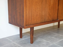 画像をギャラリービューアに読み込む, Hans J Wegner Ry Møbler Ry28 ハンス ウェグナー ローズウッド 北欧ヴィンテージ キャビネットの脚