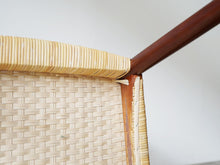 画像をギャラリービューアに読み込む, Ejner Larsen Aksel Bender Madsen Willy Beck アイナー ラーセン アクセル ベンダー マッセン ヴィリーベック 籐編み チークアームチェアの裏面