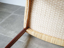 画像をギャラリービューアに読み込む, Ejner Larsen Aksel Bender Madsen Willy Beck アイナー ラーセン アクセル ベンダー マッセン ヴィリーベック 籐編み チークアームチェアの裏面