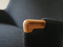 画像をギャラリービューアに読み込む, Hans J. Wegner “AP20” Sofa