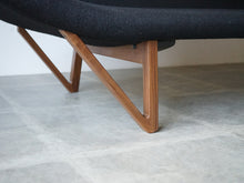 画像をギャラリービューアに読み込む, Tove Edvard Kindt Larsen Brdr Petersen Pagode トーベ エドワード キンドラーセン パゴダ 北欧ヴィンテージ 黒ウール ソファの脚