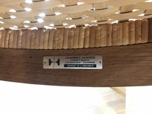 画像をギャラリービューアに読み込む, ハンスJウェグナー 籐の椅子 HansJWgner JH504 Chair 椅子の裏面にあるJohannesHansenのメタルプレート