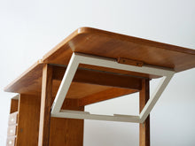 画像をギャラリービューアに読み込む, Tove Edvard Kindt-Larsen Childrens Desk トーベ・キンドラーセン 北欧ビンテージ 子ども用デスク 学習机 デザイナーズデスクの右側に折りたたみ延長板 下に補助棒