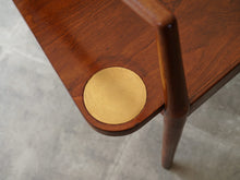 画像をギャラリービューアに読み込む, フリッツハンセン1940〜1950年代ビンテージのベンチ Fritz Hansen wood vintage Bench 木製の長椅子 ベンチの座面の端に真鍮の飾り