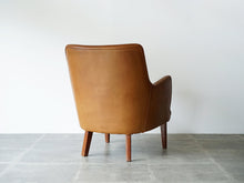 画像をギャラリービューアに読み込む, アルネ・ヴォッダーの革張りのイージーチェア Arne Vodder Arm chair upholstered with leather Ivan Schlechter レザーの一人がけ椅子の背面