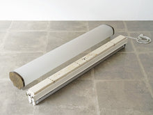 画像をギャラリービューアに読み込む, Vilhelm Lauritzen Rådhusarmatur City Hall light fixture Louis Poulsen celling light ヴィルヘルムラウリッツェン シーリングライト 市庁舎の天井照明 ヴィンテージ カバーを外した様子 裏面