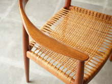 画像をギャラリービューアに読み込む, Hans J Wegner Johannes Hansen JH501 ハンス ウェグナー ザチェア ヨハネスハンセン 籐 チーク材 アームチェアの肘掛け