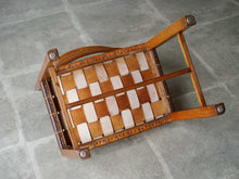 画像をギャラリービューアに読み込む, マグナス・ステフェンセンのレザー編みのチェア Magnus L Stephensen Chair by Søren Willadsen 北欧ヴィンテージの椅子の裏面