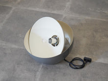 画像をギャラリービューアに読み込む, Finn Juhl Two-tone pendant light -large-