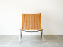 画像をギャラリービューアに読み込む, ポール・ケアホルム ラウンジチェアPk22 EKC製ヴィンテージ Poul Kjærholm PK22 Chair ケアホルムの椅子の正面