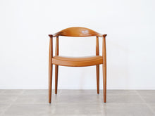 画像をギャラリービューアに読み込む, Hans J Wegner JH503 Johannes Hansen ハンスJウェグナ ザチェア マホガニー レザー 北欧ヴィンテージ チェアの正面
