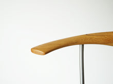 画像をギャラリービューアに読み込む, Hans J Wegner Johannes Hansen JH701 ハンス J ウェグナー ヨハネス ハンセン 北欧ヴィンテージ アームチェアの肘掛け やや上から