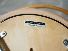 画像をギャラリービューアに読み込む, Hans J Wegner Johannes Hansen JH701 ハンス J ウェグナー ヨハネス ハンセン 北欧ヴィンテージ アームチェアの裏面のラベル