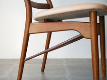 画像をギャラリービューアに読み込む, フィンユールの椅子 ダイニングチェア レザーFinn Juhl SW96 Chair Søren Willadsen 北欧デザインチェア 椅子の斜めの貫フィンユールのチェアSW96 Finn Juhl SW96 chair Søren Willadsen 北欧デザインの椅子のフレーム